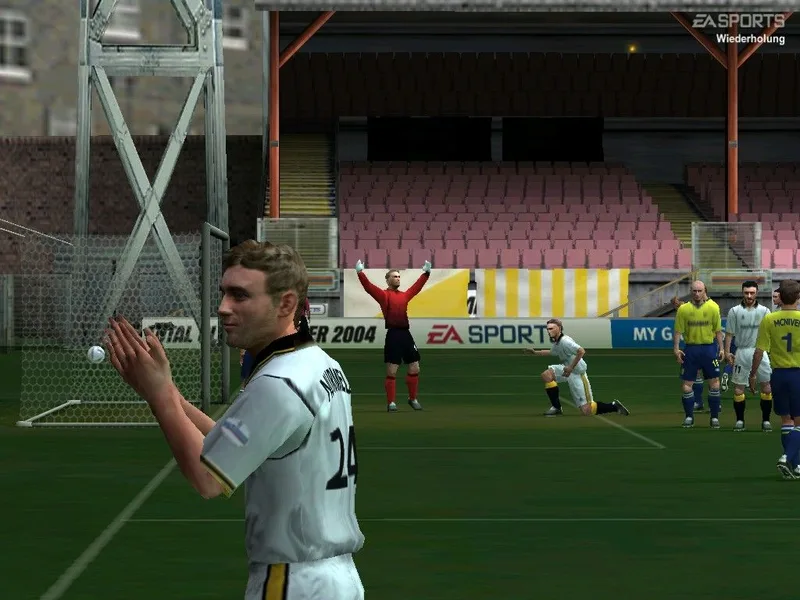 FIFA Football 2004 (XBOX)